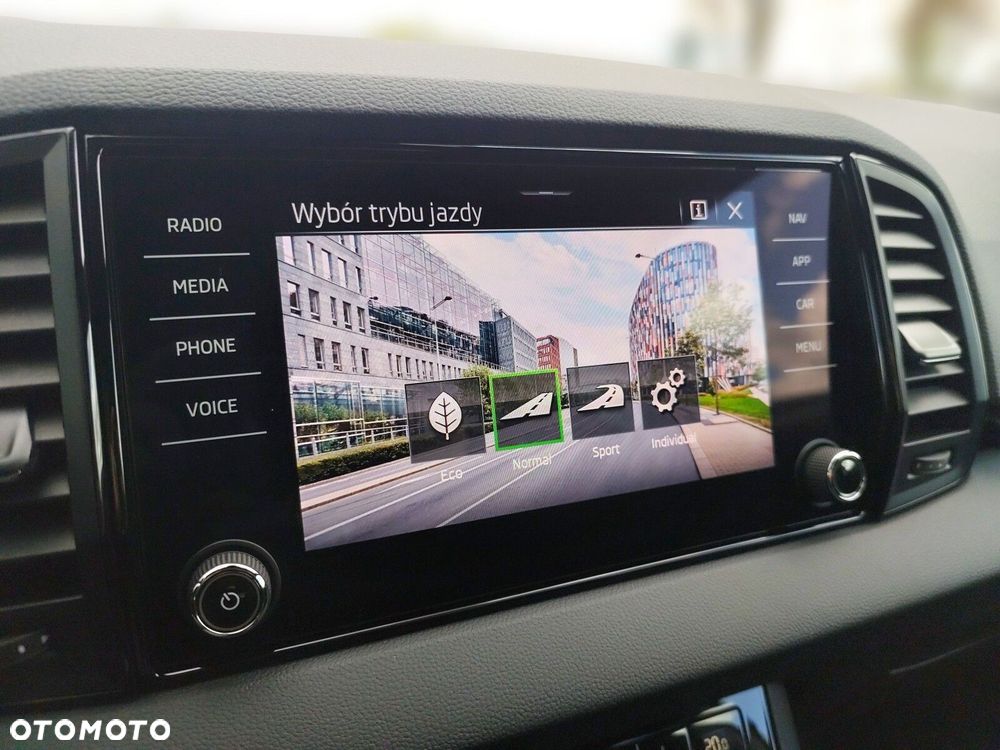 Skoda Karoq 1.5 TSI ACT 4x2 Sportline DSG - 28