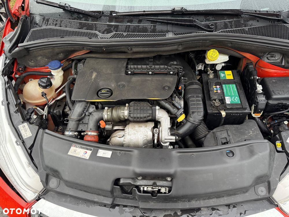 Peugeot 208 1.6 BlueHDi Allure S&S - 11