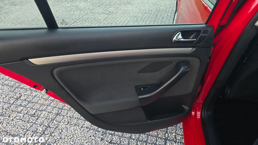 Volkswagen Golf 1.6 TDI Trendline - 17