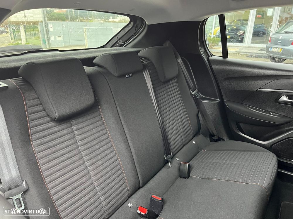 Peugeot 208 1.2 PureTech Active Pack - 29