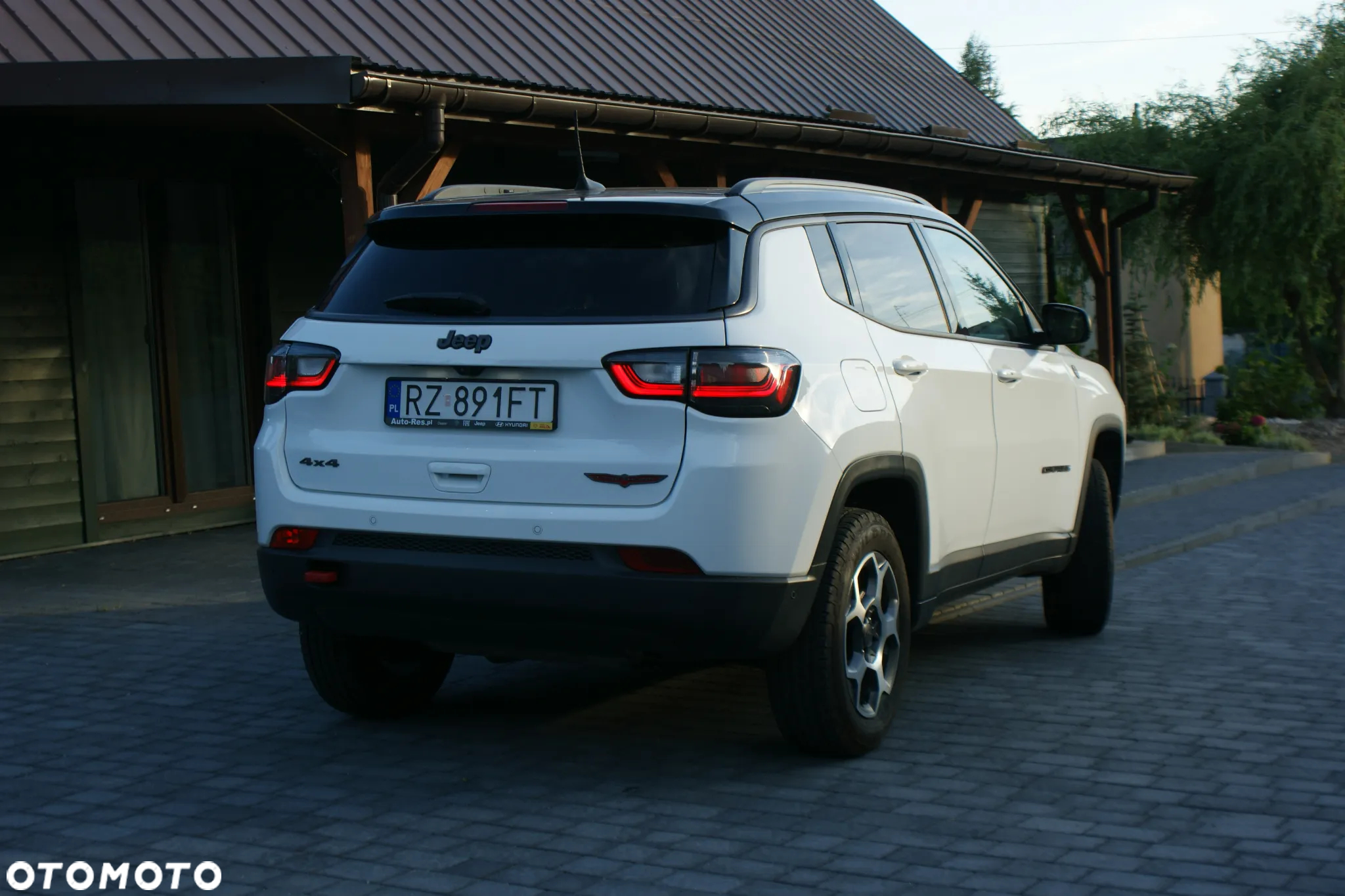 Jeep Compass - 18