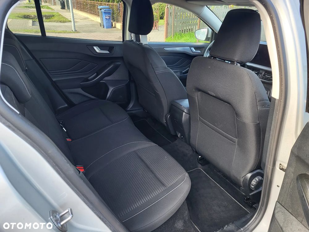 Ford Focus 1.0 EcoBoost Hybrid TITANIUM - 25