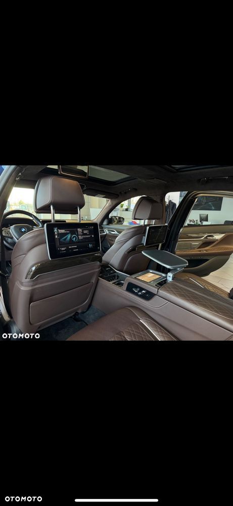 BMW Seria 7 740Li - 11