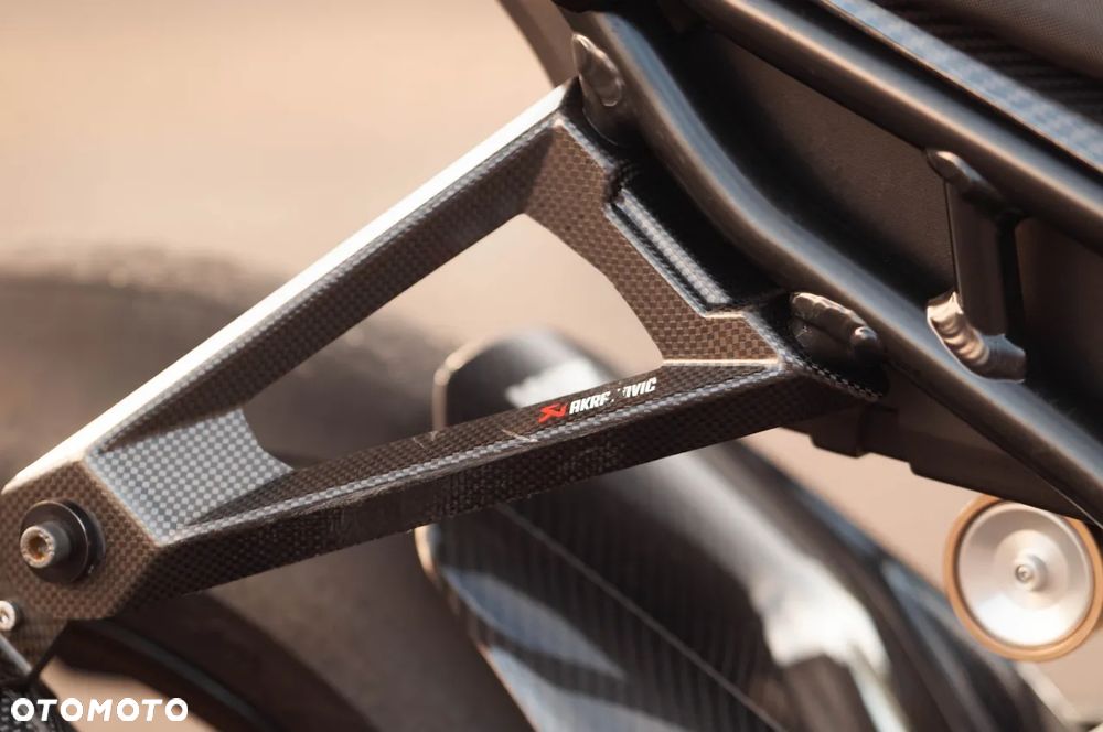 BMW S - 18