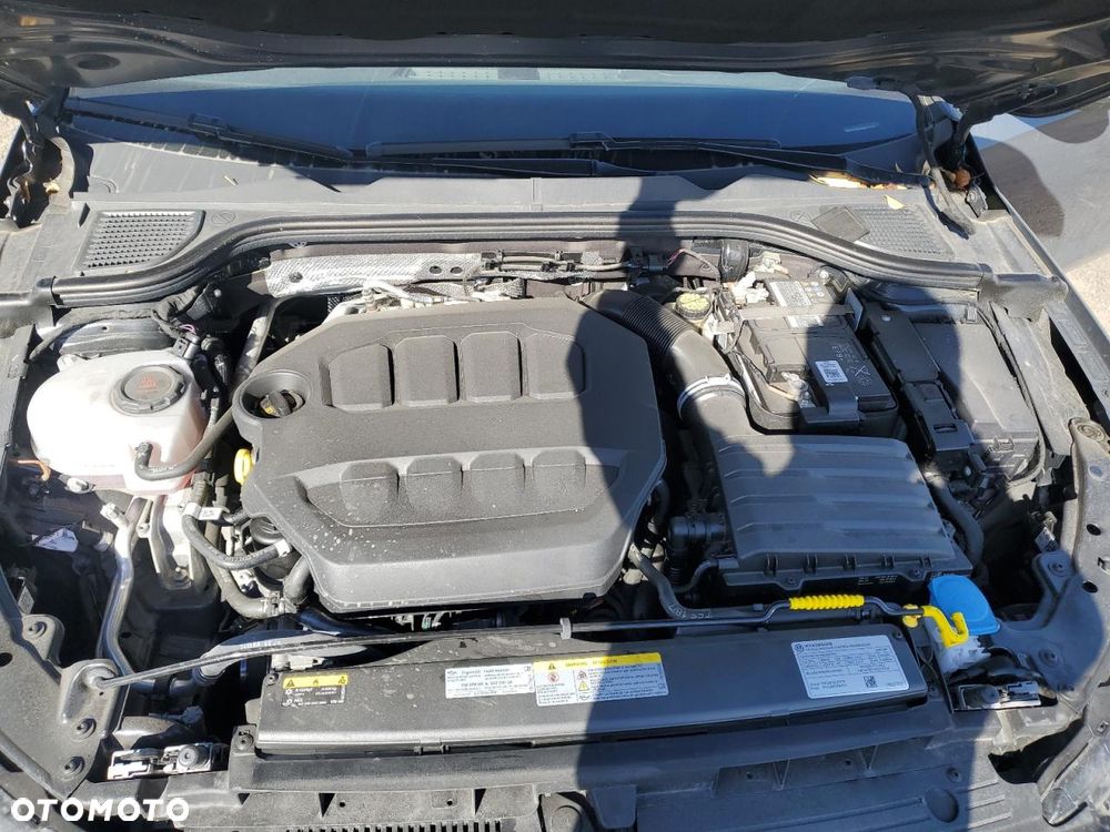 Volkswagen Golf - 10