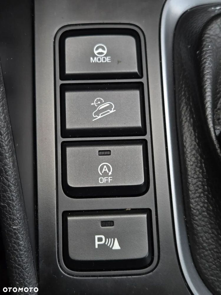 Hyundai Tucson 2.0 CRDI BlueDrive Style 2WD - 24