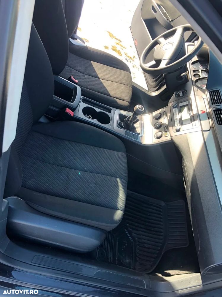 Volkswagen Passat 2.0TDI Comfortline DPF - 4