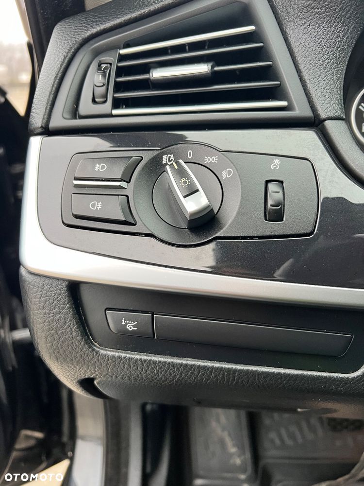 BMW Seria 5 525d - 19