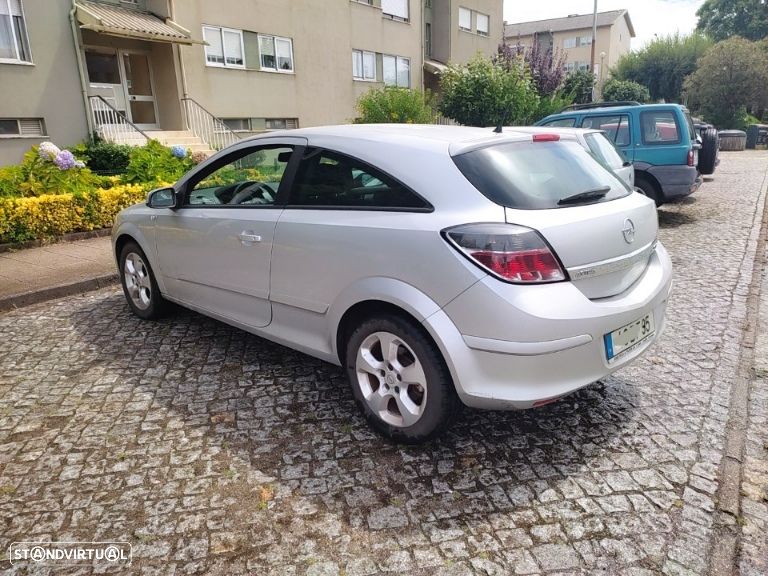 Opel Astra GTC 1.3 CDTI - 4