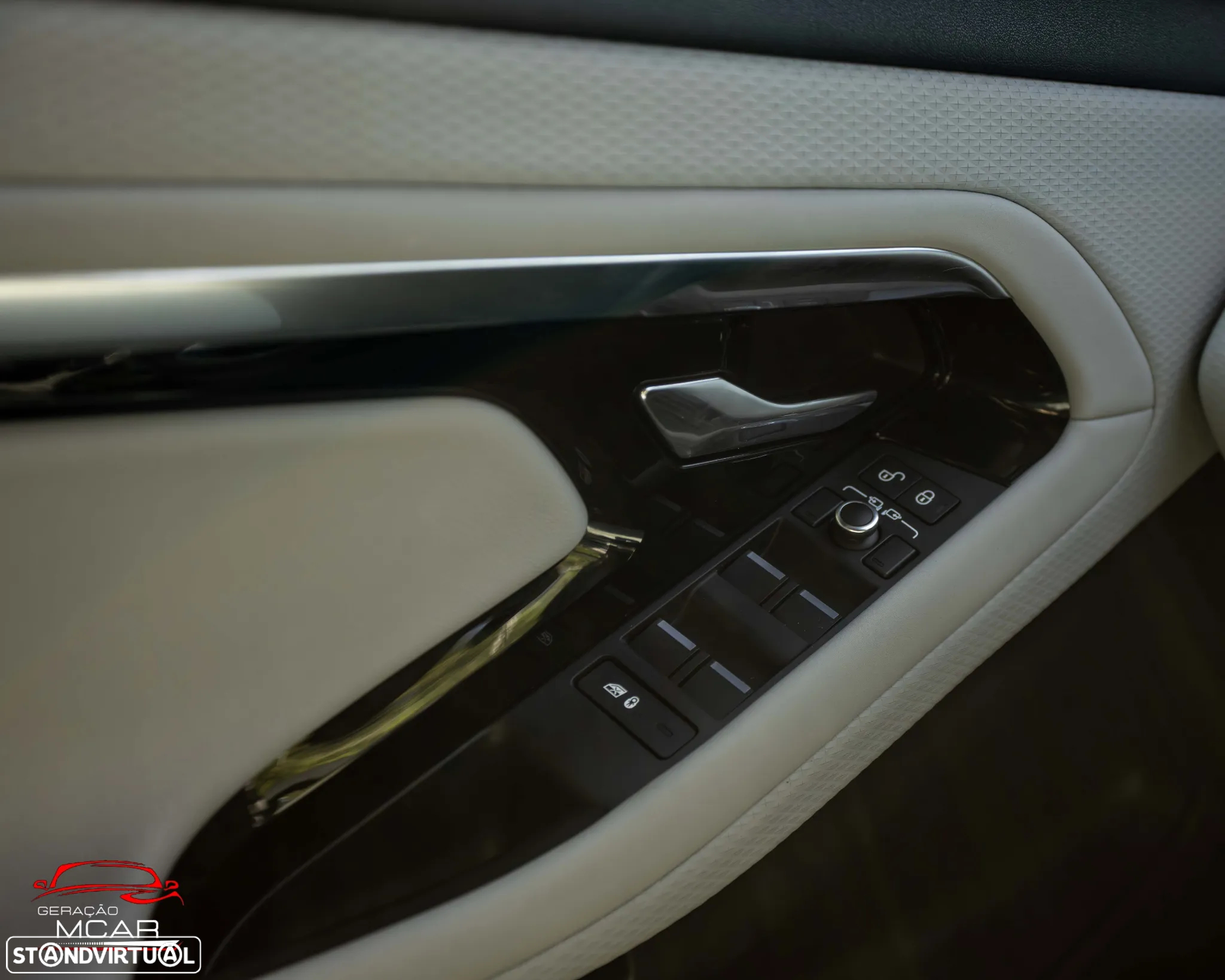 Land Rover Range Rover Evoque P300e R-Dynamic S - 19