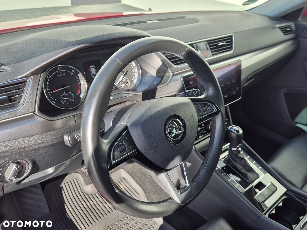 Skoda Superb 2.0 TDI DSG Premium Edition - 9