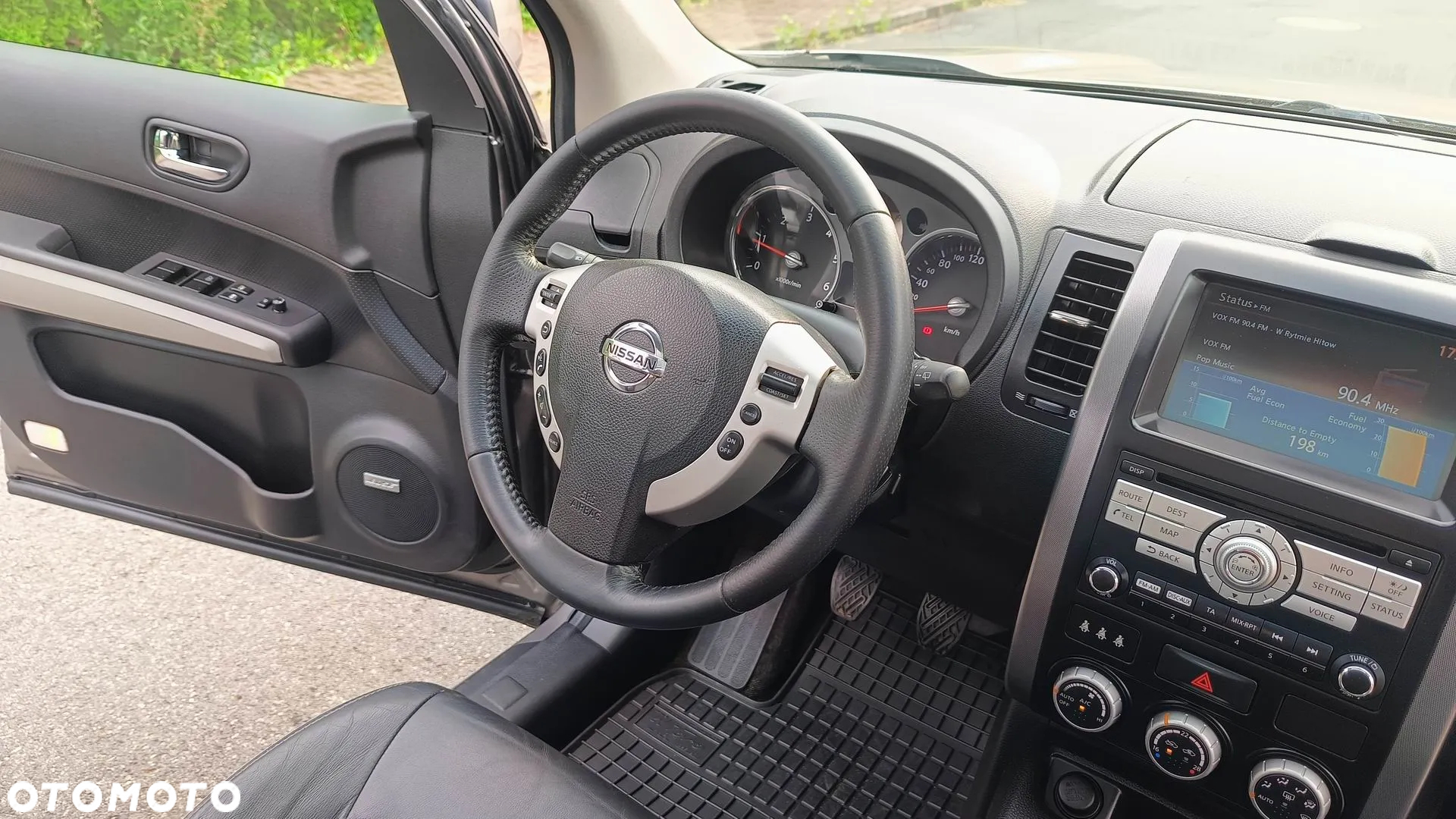 Nissan X-Trail 2.0 dCi 4x4 DPF Platinum - 24