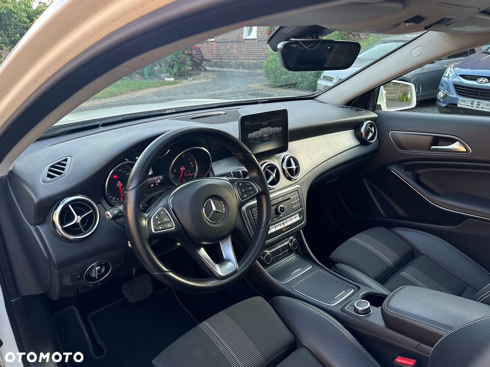 Mercedes-Benz GLA - 35