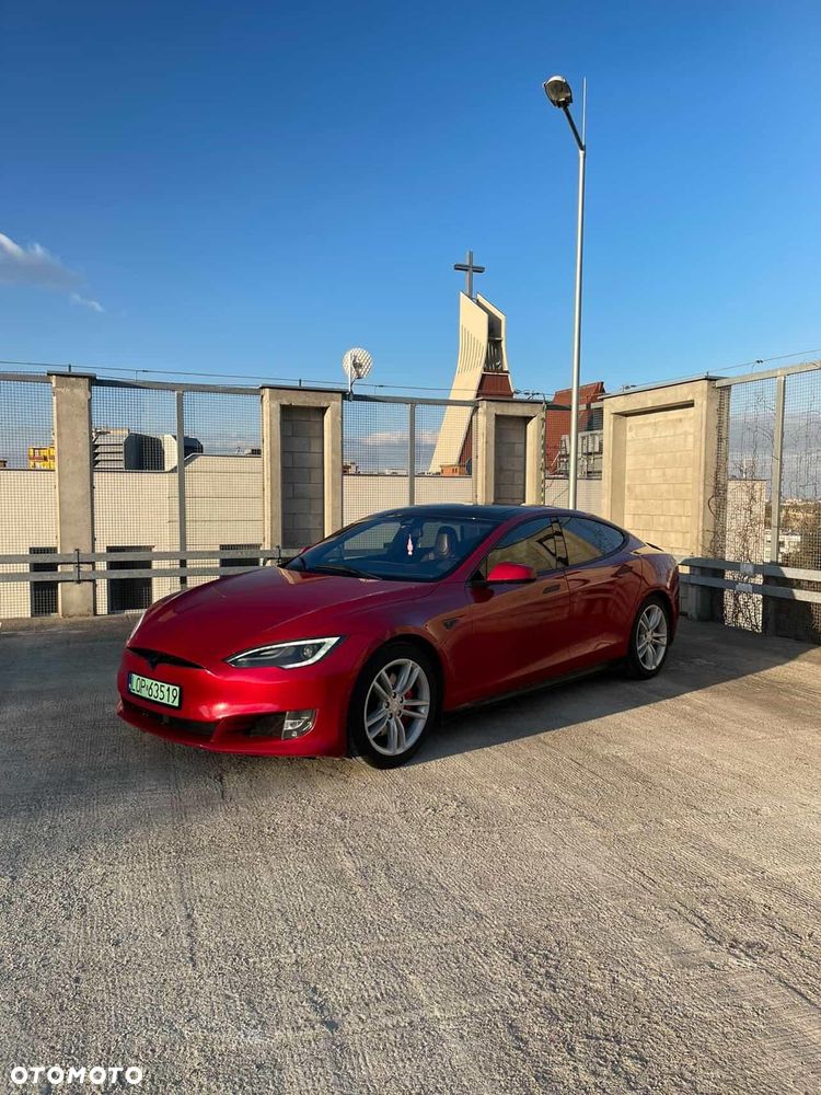 Tesla Model S Dual Motor Allradantrieb Performance - 2
