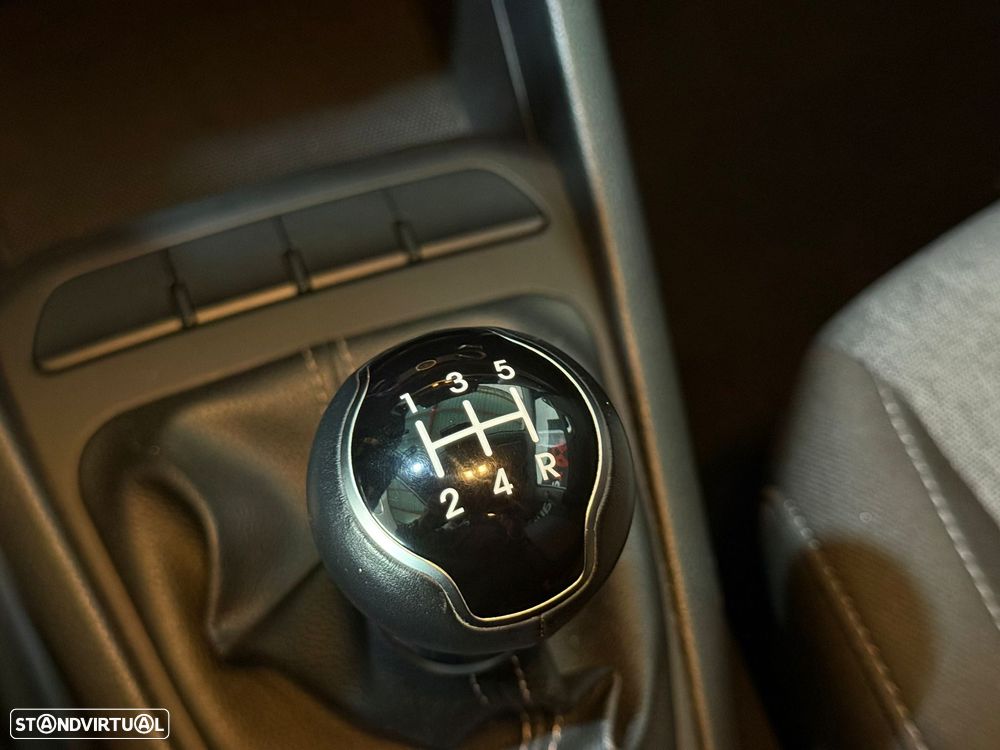 Kia Stonic 1.2 MPi Vibe - 12