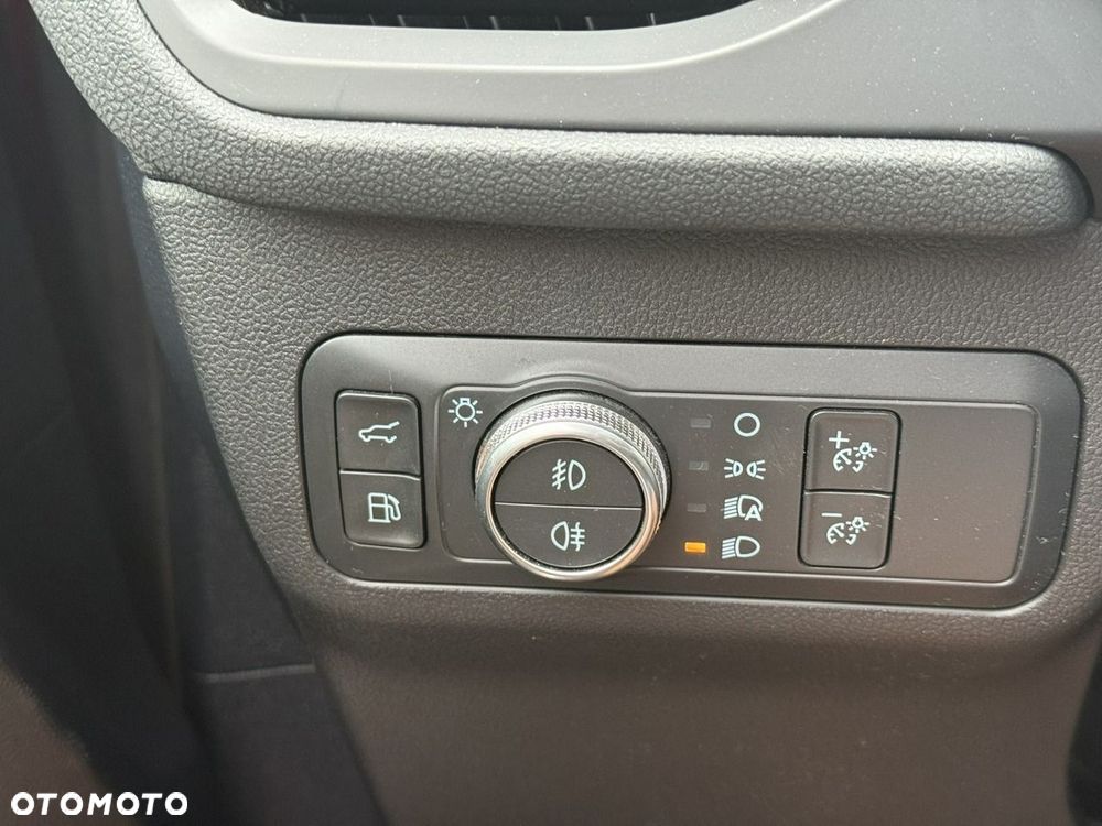 Ford Kuga - 25