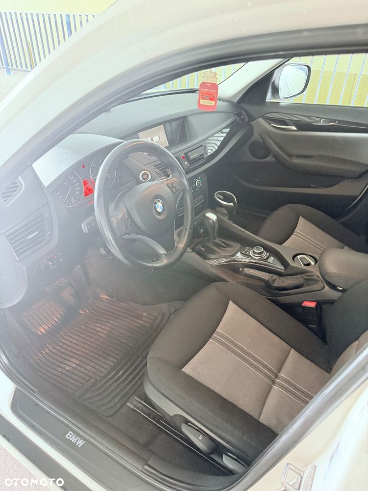 BMW X1 xDrive18d - 32