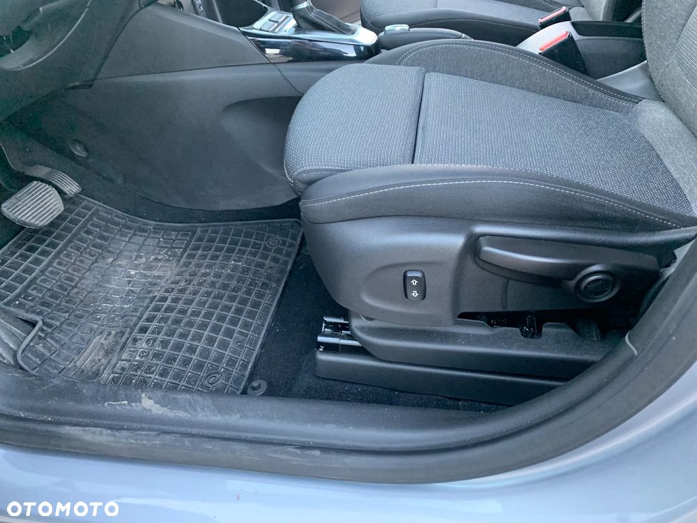 Opel Crossland X - 16