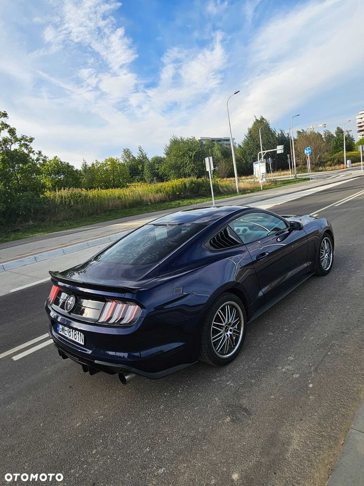 Ford Mustang - 4