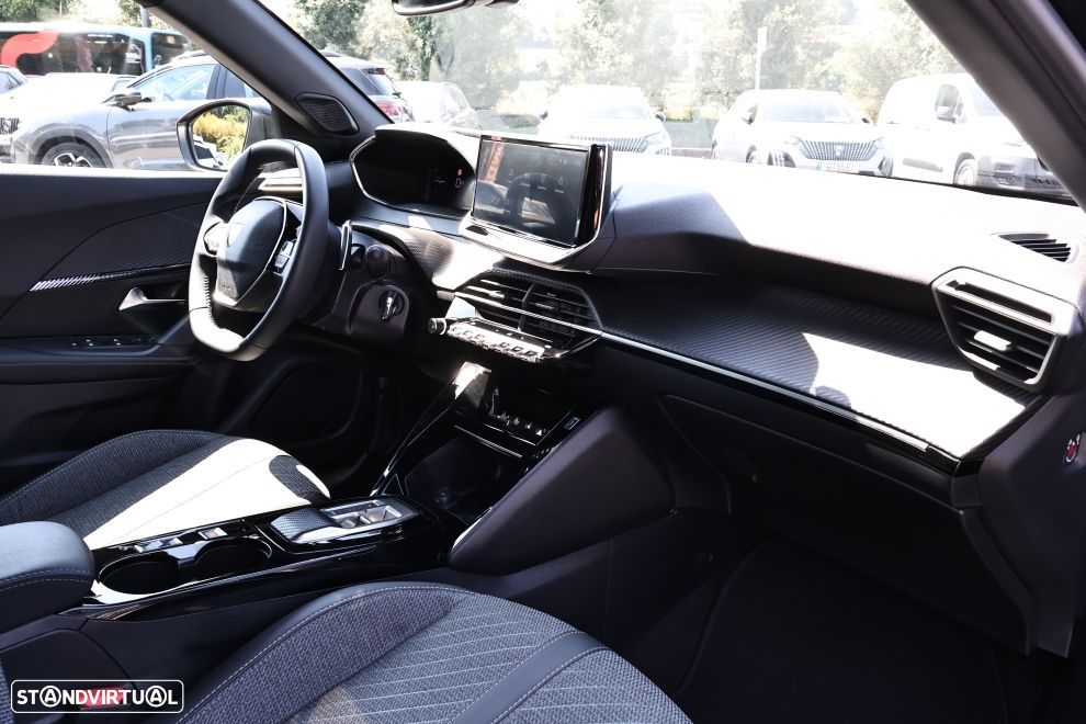 Peugeot 2008 1.2 Hybrid Allure e-DCS6 - 14