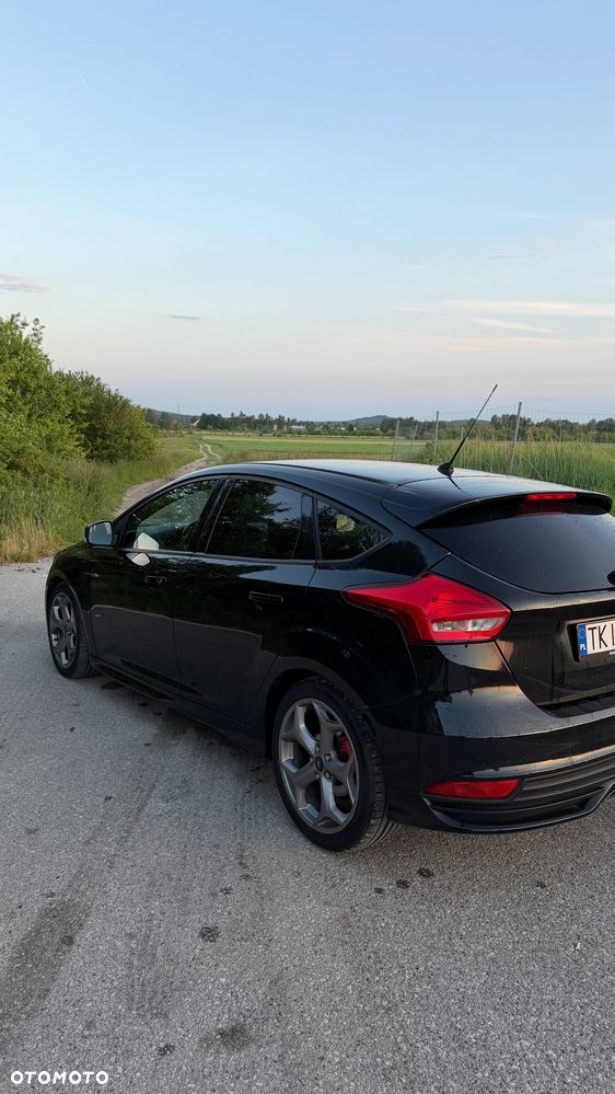 Ford Focus 2.0 TDCi ST - 9