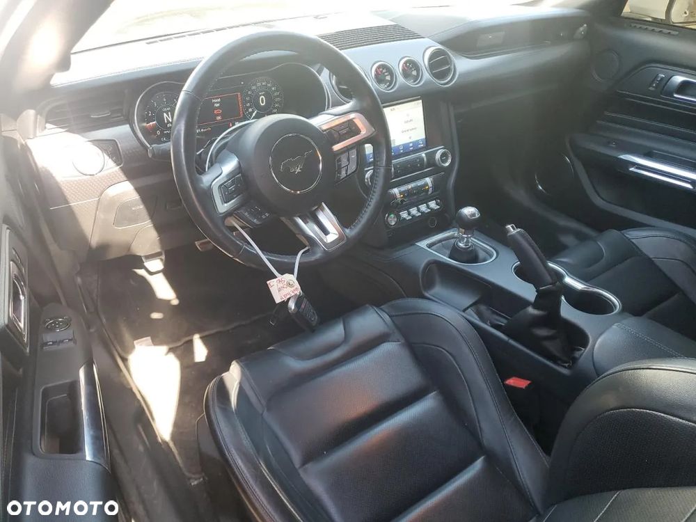 Ford Mustang 5.0 V8 GT - 8