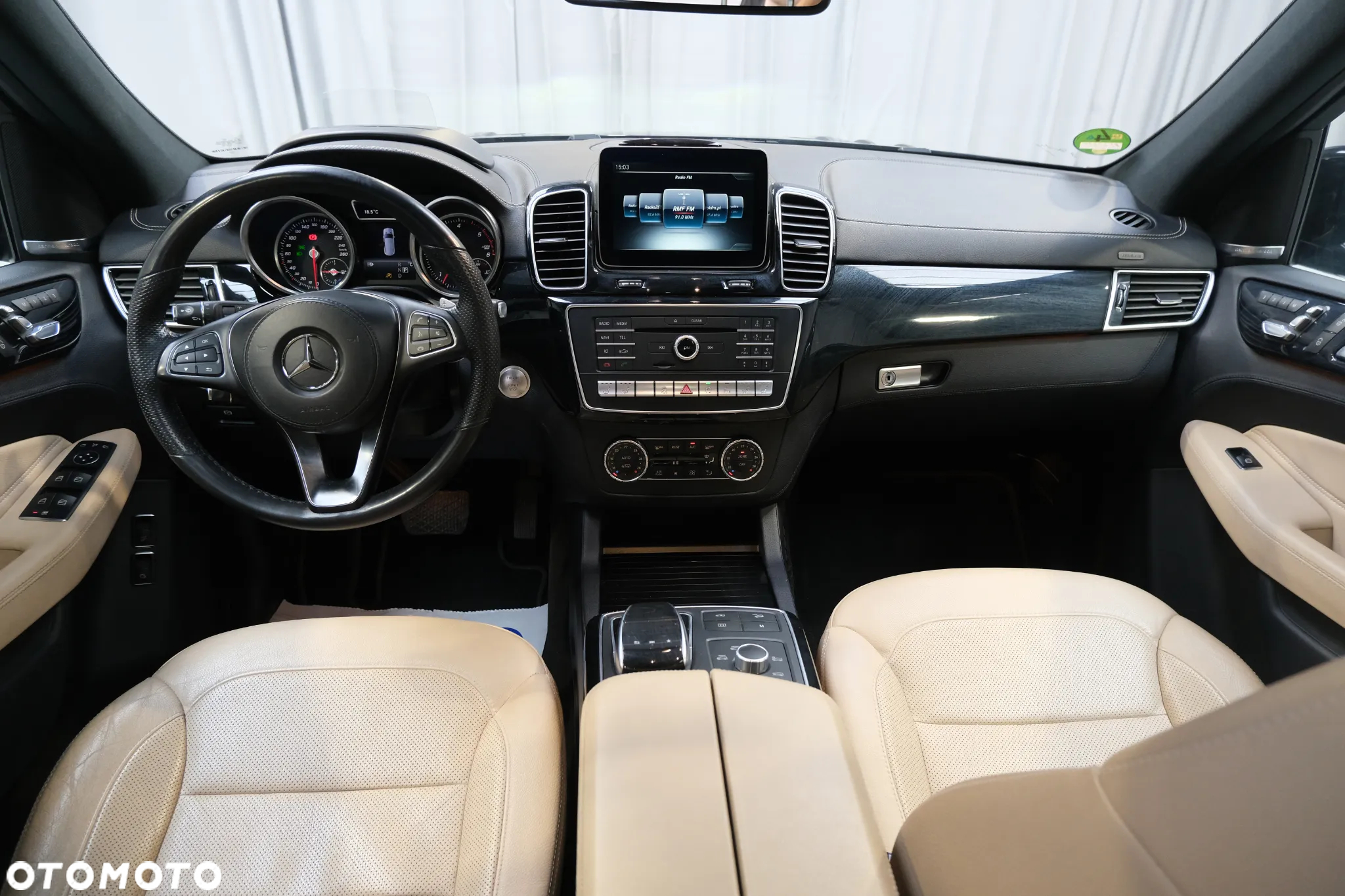 Mercedes-Benz GLS 350 d 4-Matic - 24