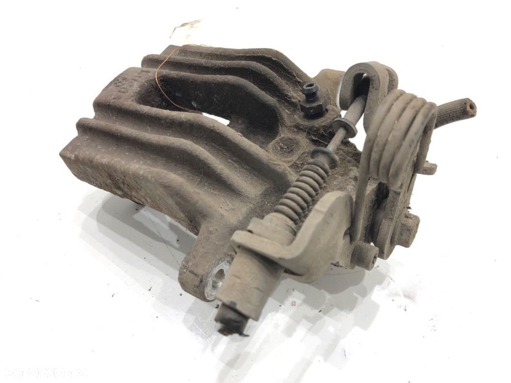 ZACISK LEWY TYŁ - 73.00 PLN - AUDI A4 B7 Avant (8ED) 2004 - 2008 2.0 TDI 103 kW [140 KM] olej - 2