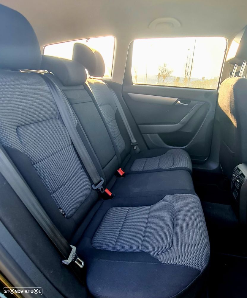 VW Passat Variant - 12