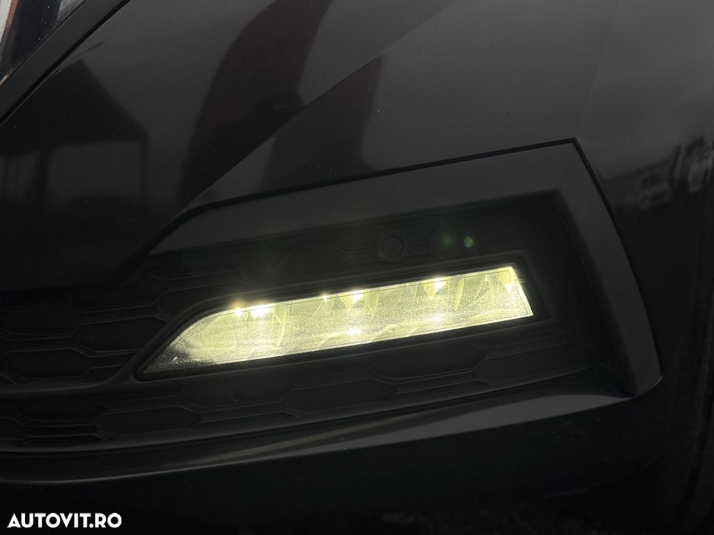 Skoda Octavia Combi 2.0 TDI DSG Premium Edition - 37