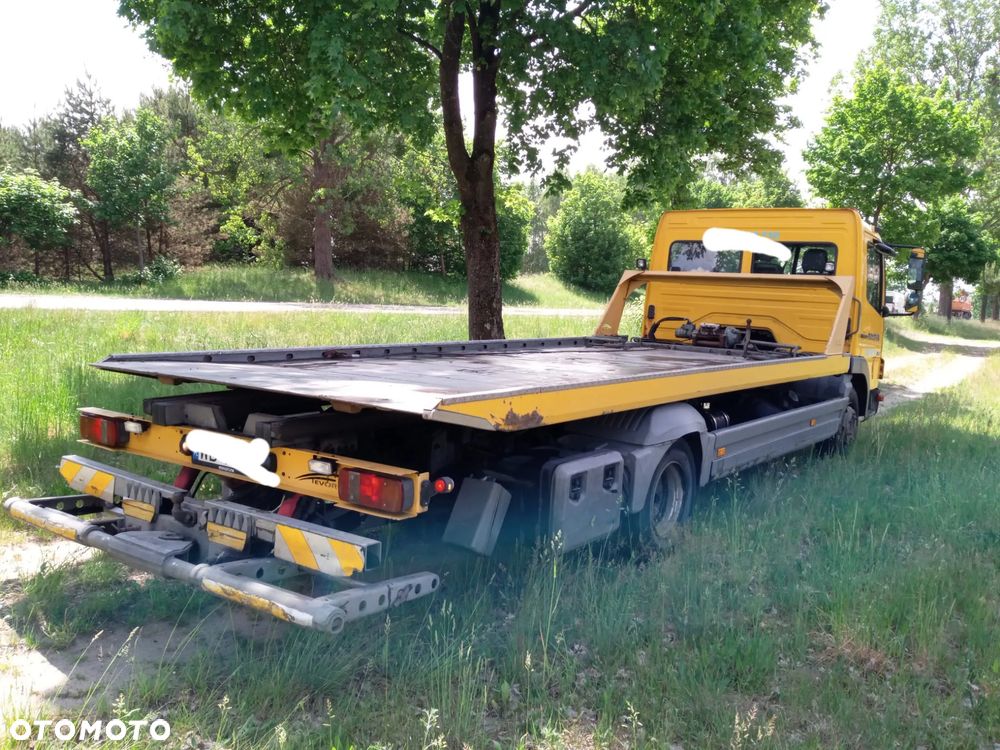 Mercedes-Benz 818 - 8