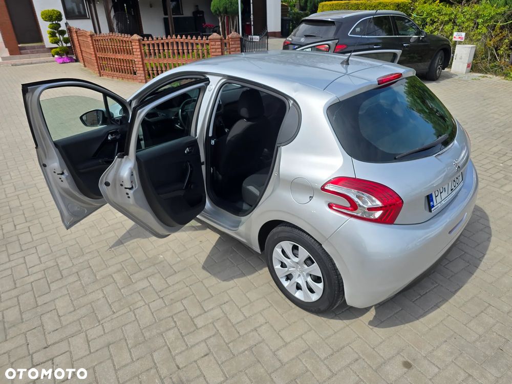 Peugeot 208 - 36
