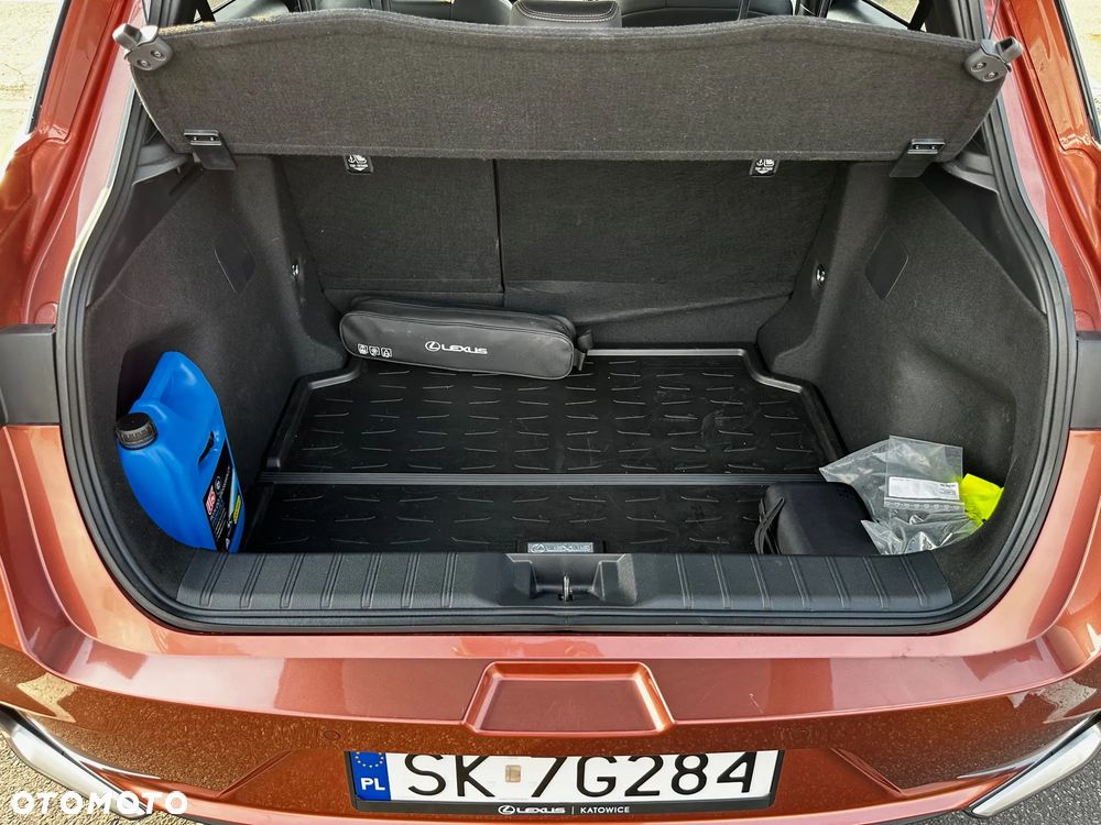 Lexus LBX 1.5 Hybrid Cool - 24