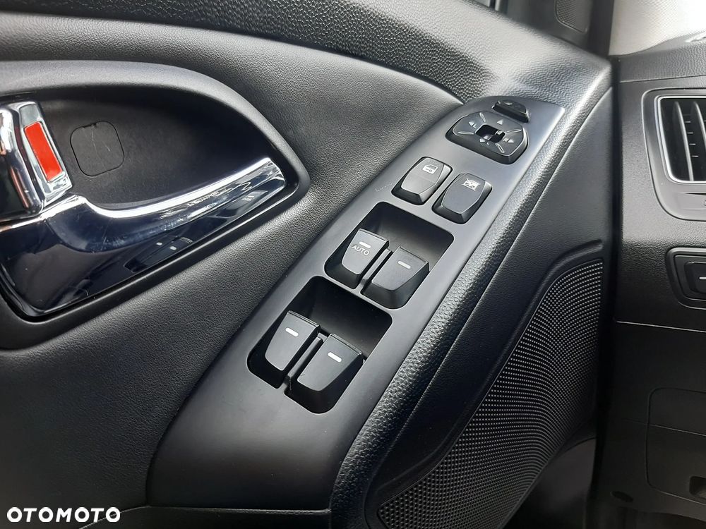 Hyundai ix35 2.0 2WD Style - 18