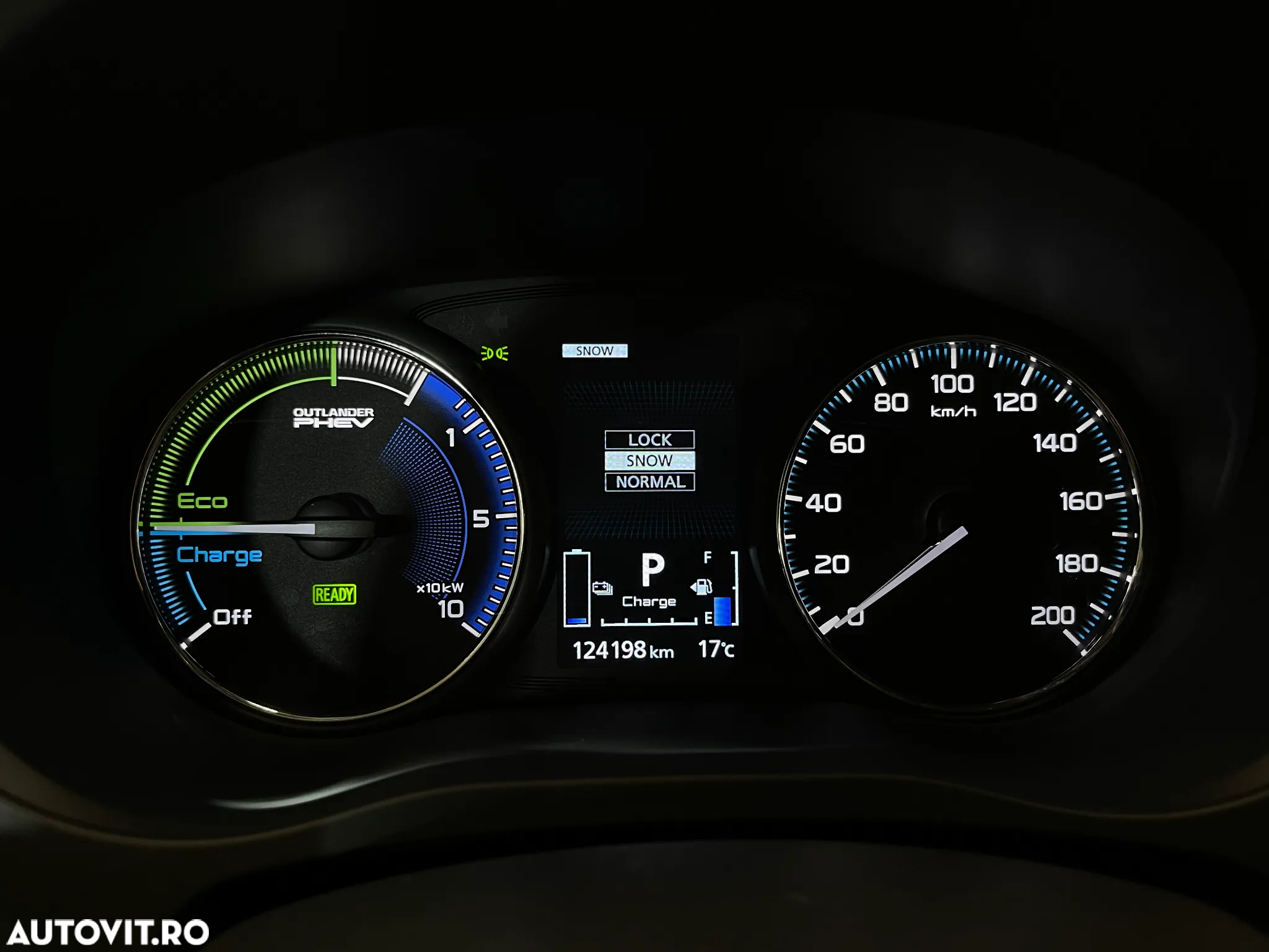 Mitsubishi Outlander - 30