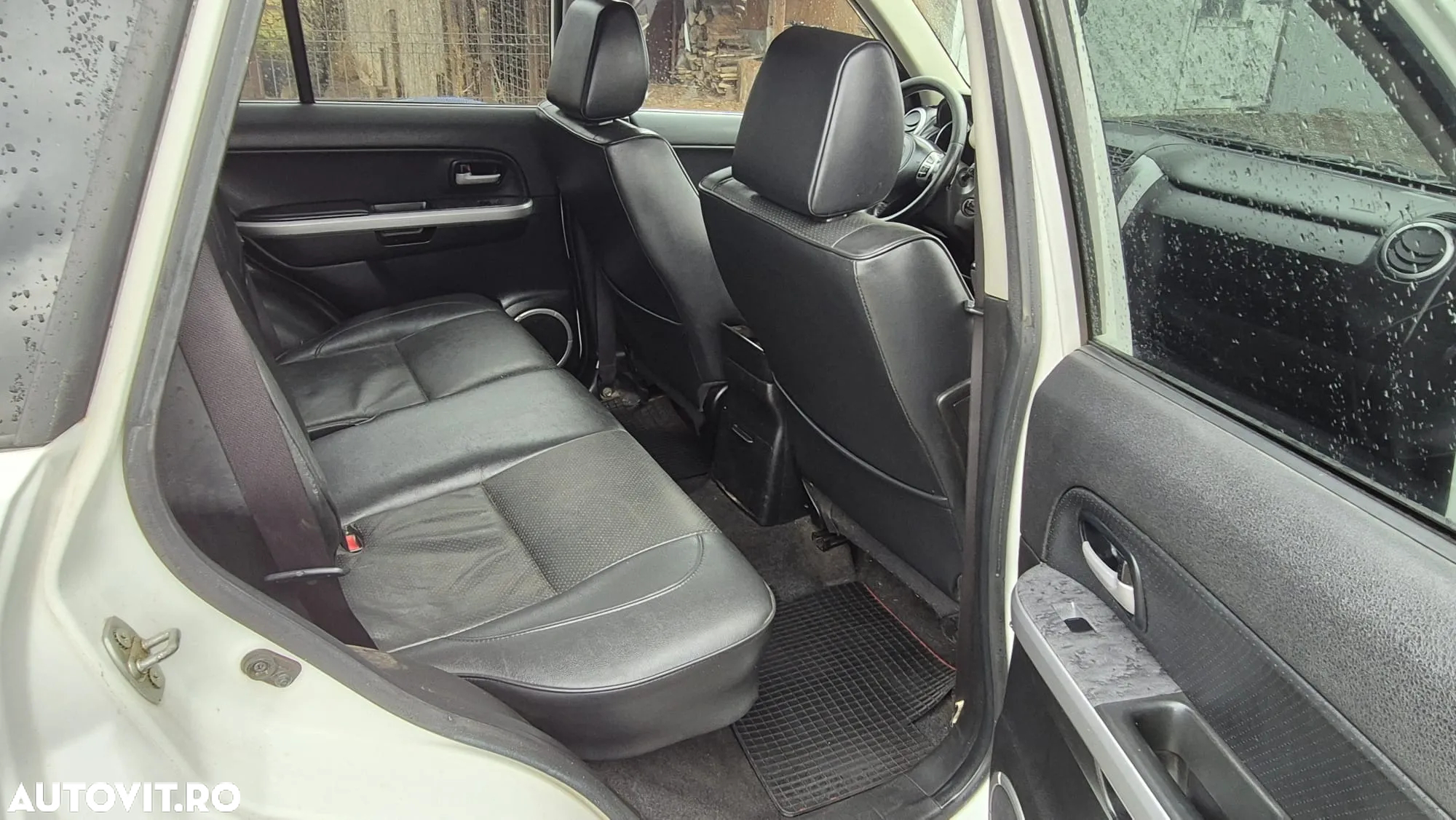 Suzuki Grand Vitara 1.9 DDiS Comfort - 10
