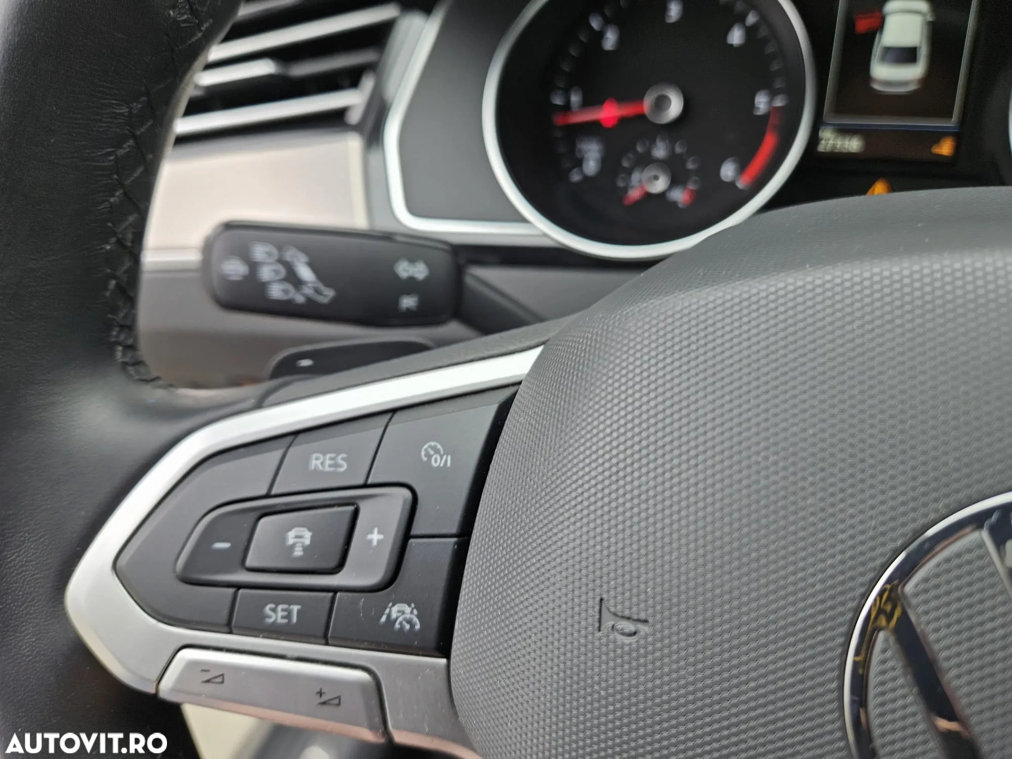 Volkswagen Passat 2.0 TDI DSG Highline - 8