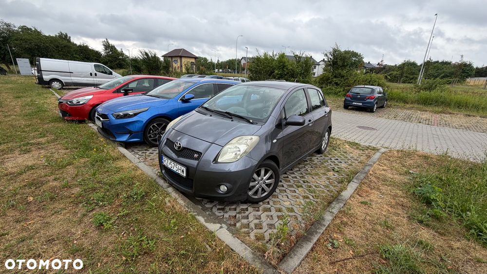 Toyota Yaris - 2