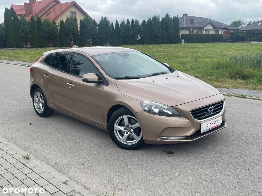 Volvo V40 D2 Momentum - 19