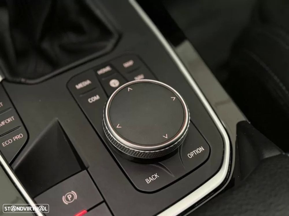 BMW 116 d Pack M - 38