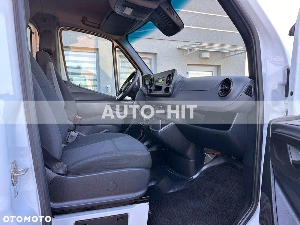 Mercedes-Benz Sprinter - 17