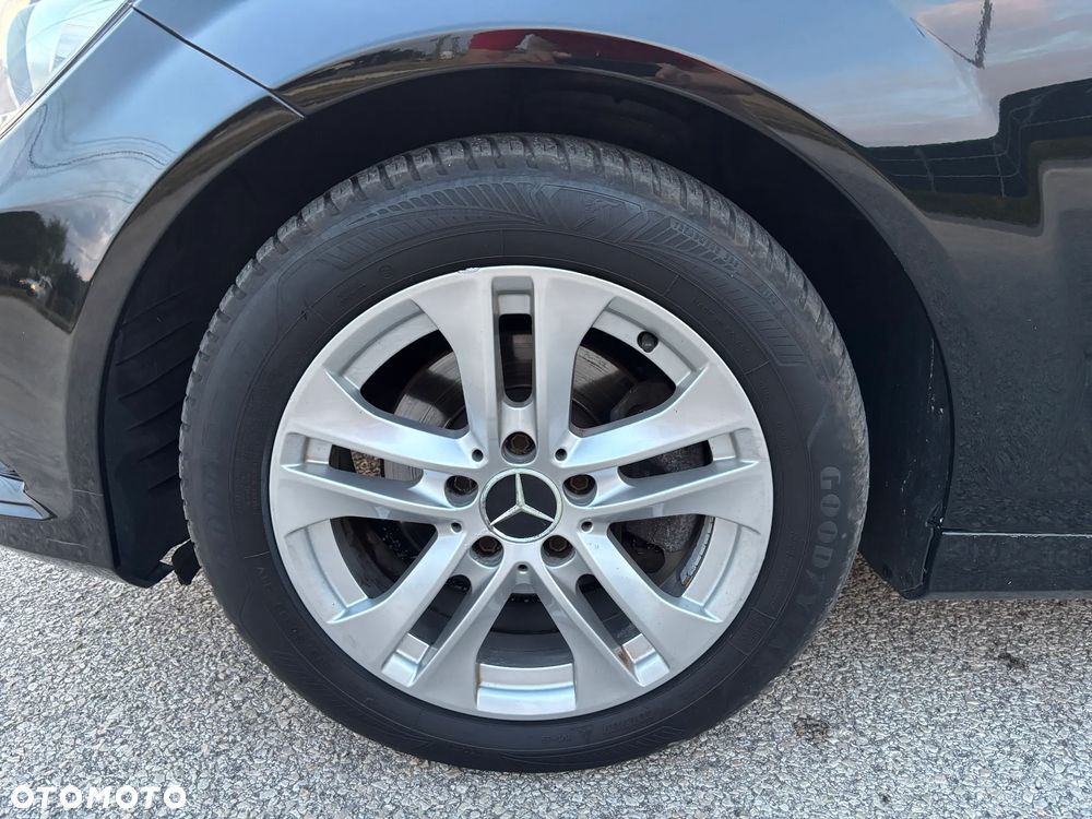 Mercedes-Benz Klasa C 200 CDI DPF Automatik BlueEFFICIENCY Special Edition - 25