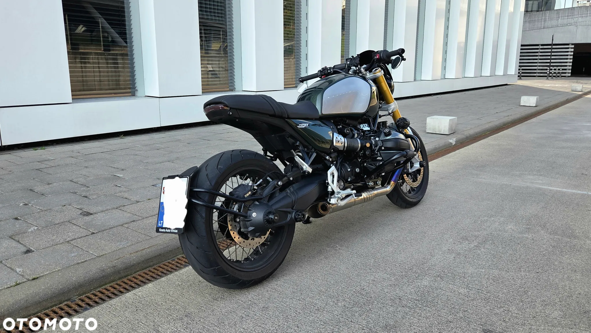 BMW R - 8