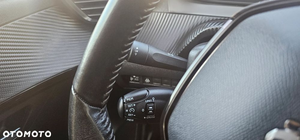 Peugeot 208 1.5 BlueHDi GT Pack S&S - 16