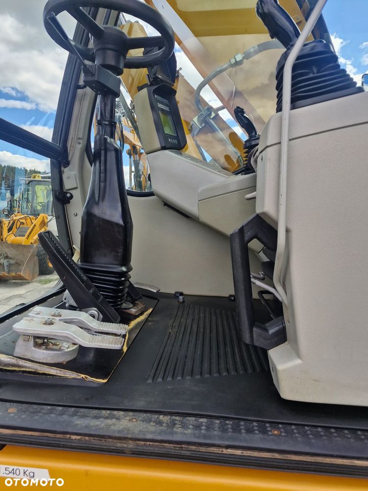 Liebherr 904C - 8