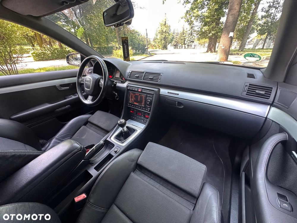 Audi A4 Avant - 32