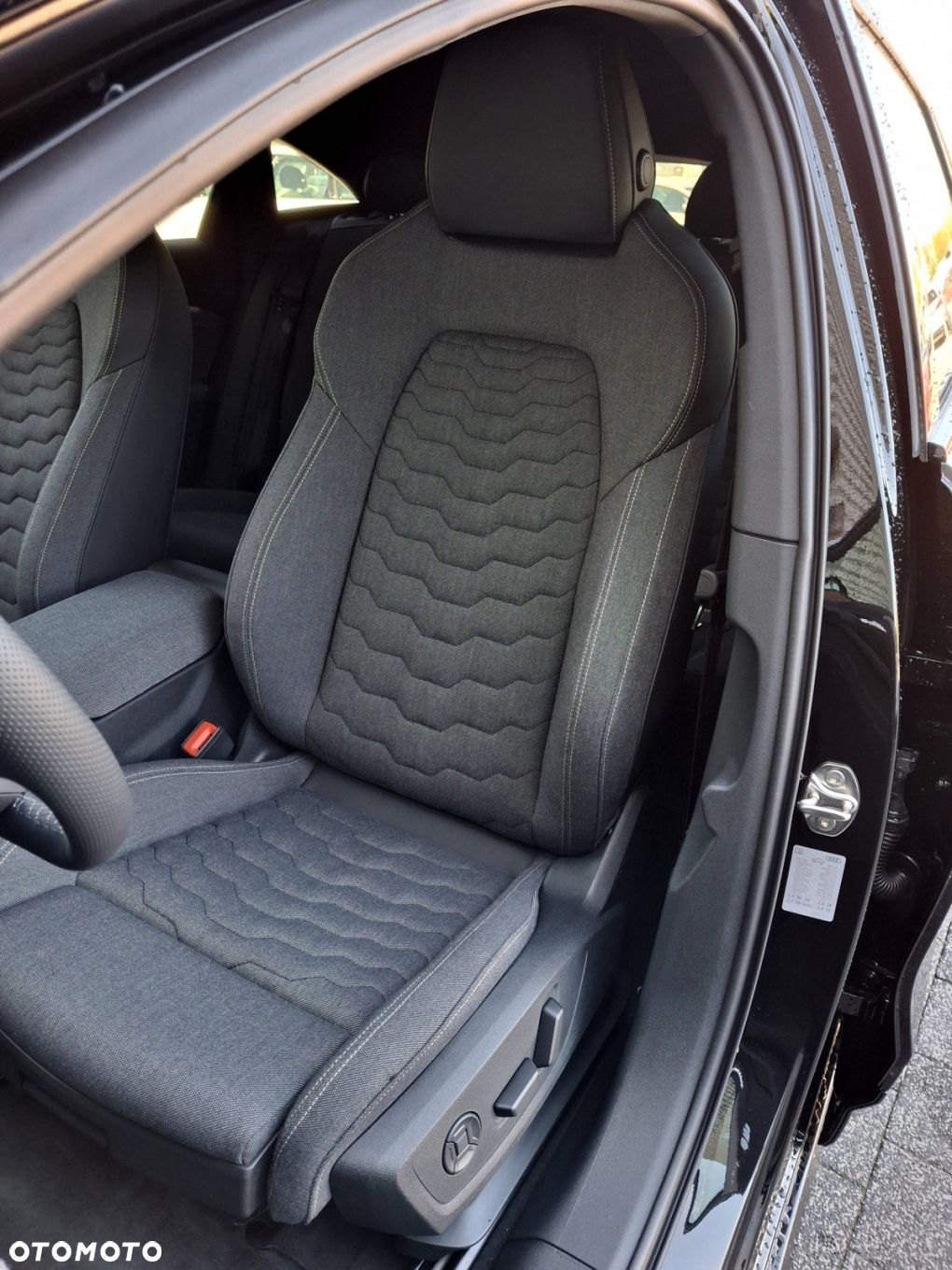 Audi A6 e-tron - 11