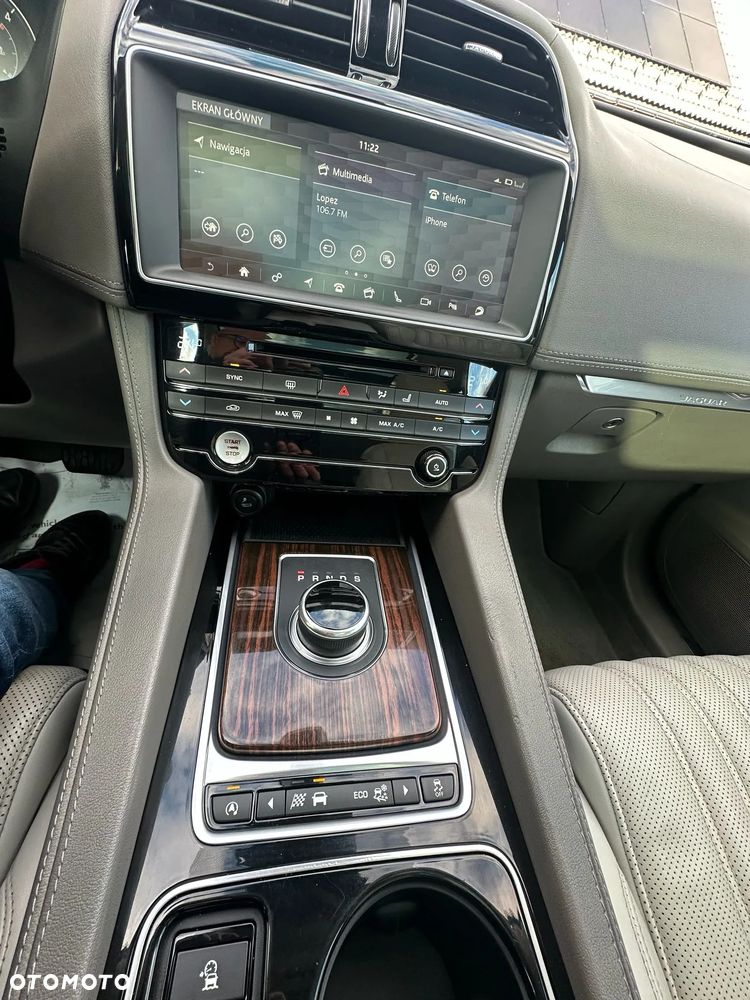 Jaguar F-Pace 3.0 TDV6 AWD Prestige - 9
