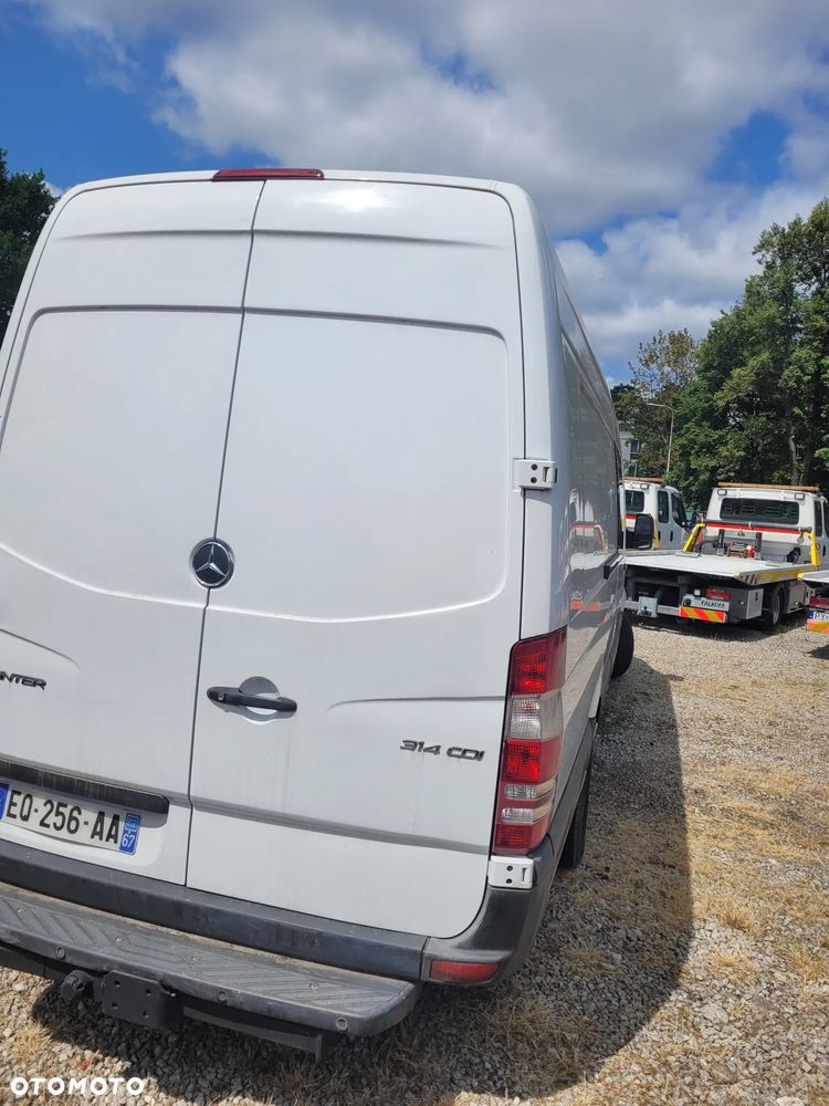 Mercedes-Benz Sprinter - 9