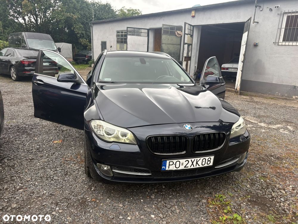 BMW 5 Series 2012 photo 2